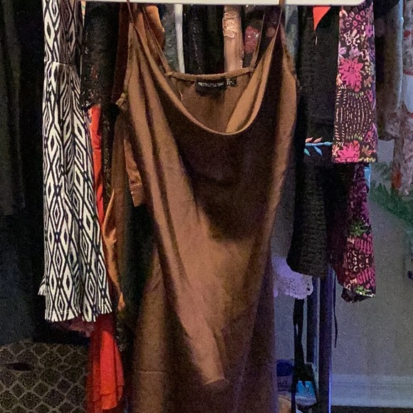 Dresses & Skirts - LIKE NEW PRETTY LITTLE THINGS BROWN DRESS